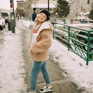 Meet your Posher, Anna